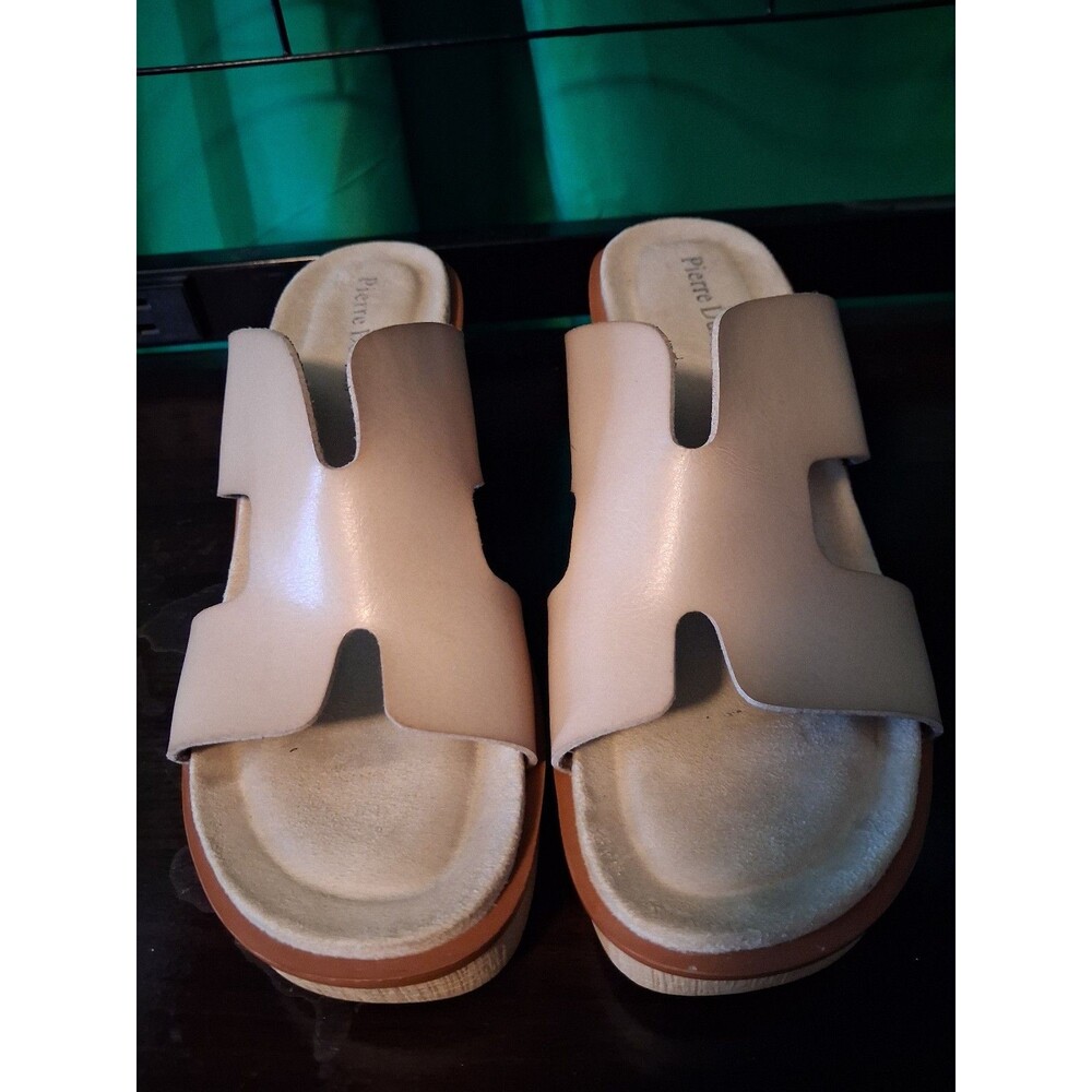 Pierre Dumas sandals. Beige slip on straps form H across top of shoe sz 8.5